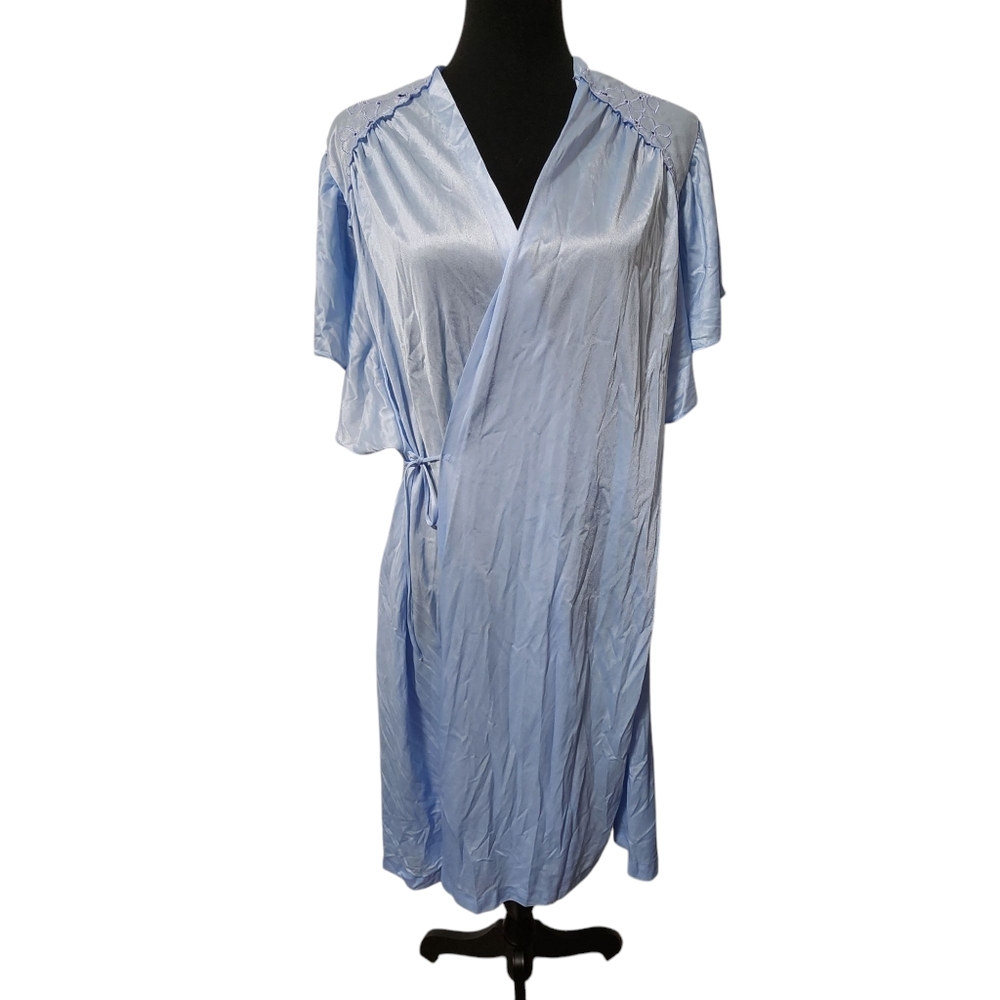 Vintage Flair Union Made Powder Blue Nylon Sleepwear Kimono Robe